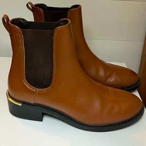 Steve Madden cognac colored Chelsea booties